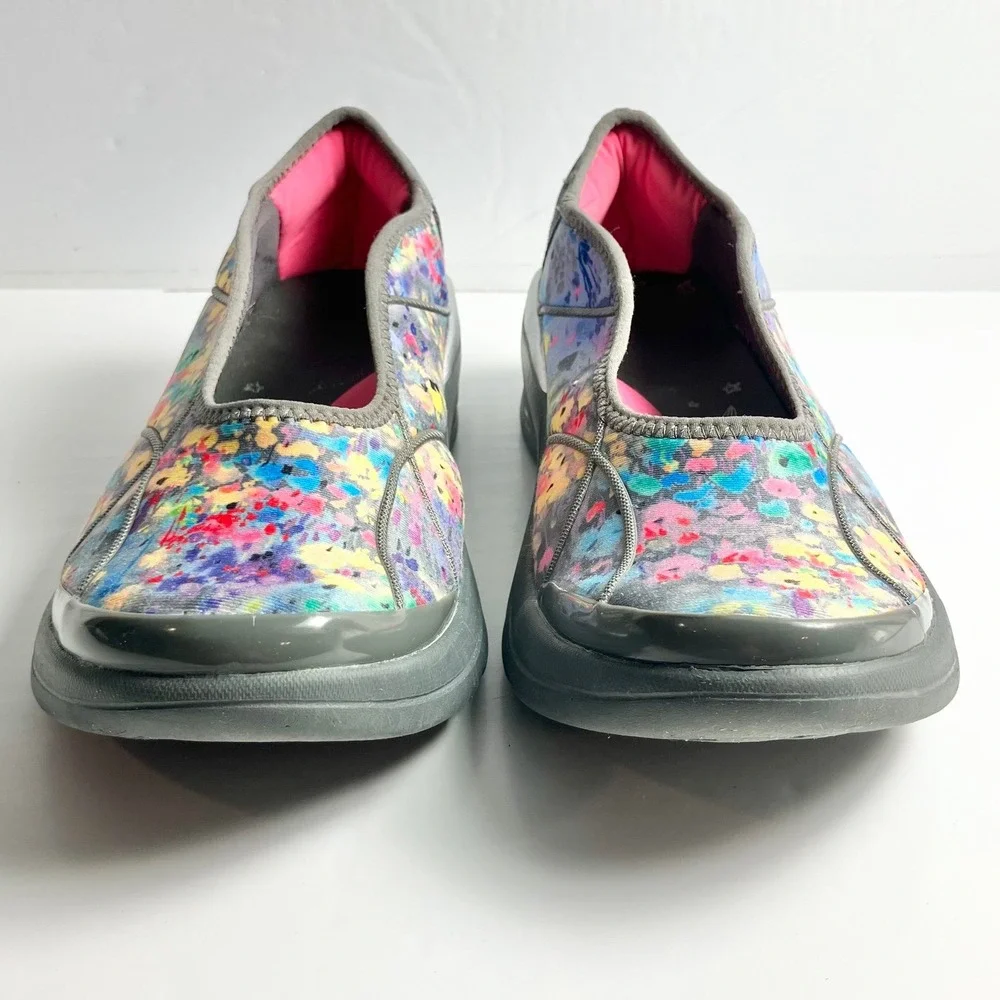 BZees Ruby Slip-On Athleisure Shoe Air-infused Wedge Sole Machine wash Sz 6.5W